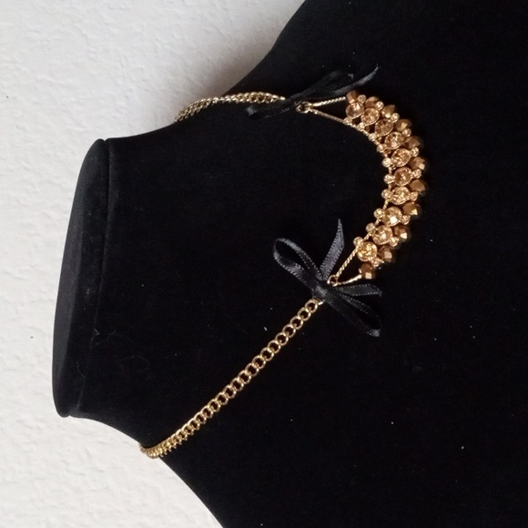 New! Vintage BETSEY JOHNSON Yellow Cubic Zirconia and Ribbon Bow Necklace. - Picture 4 of 11